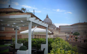 Отель Brunelleschi Luxury Holidays Hostel  Рим
